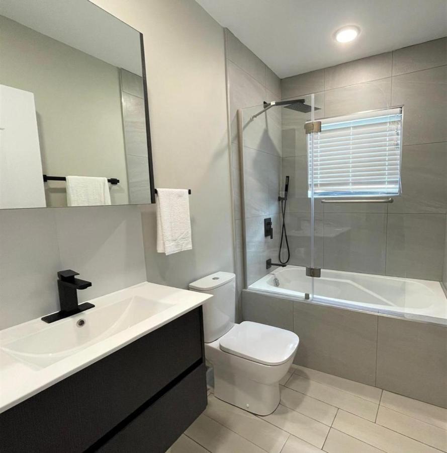 Hillsboro Condominiums バセテール エクステリア 写真