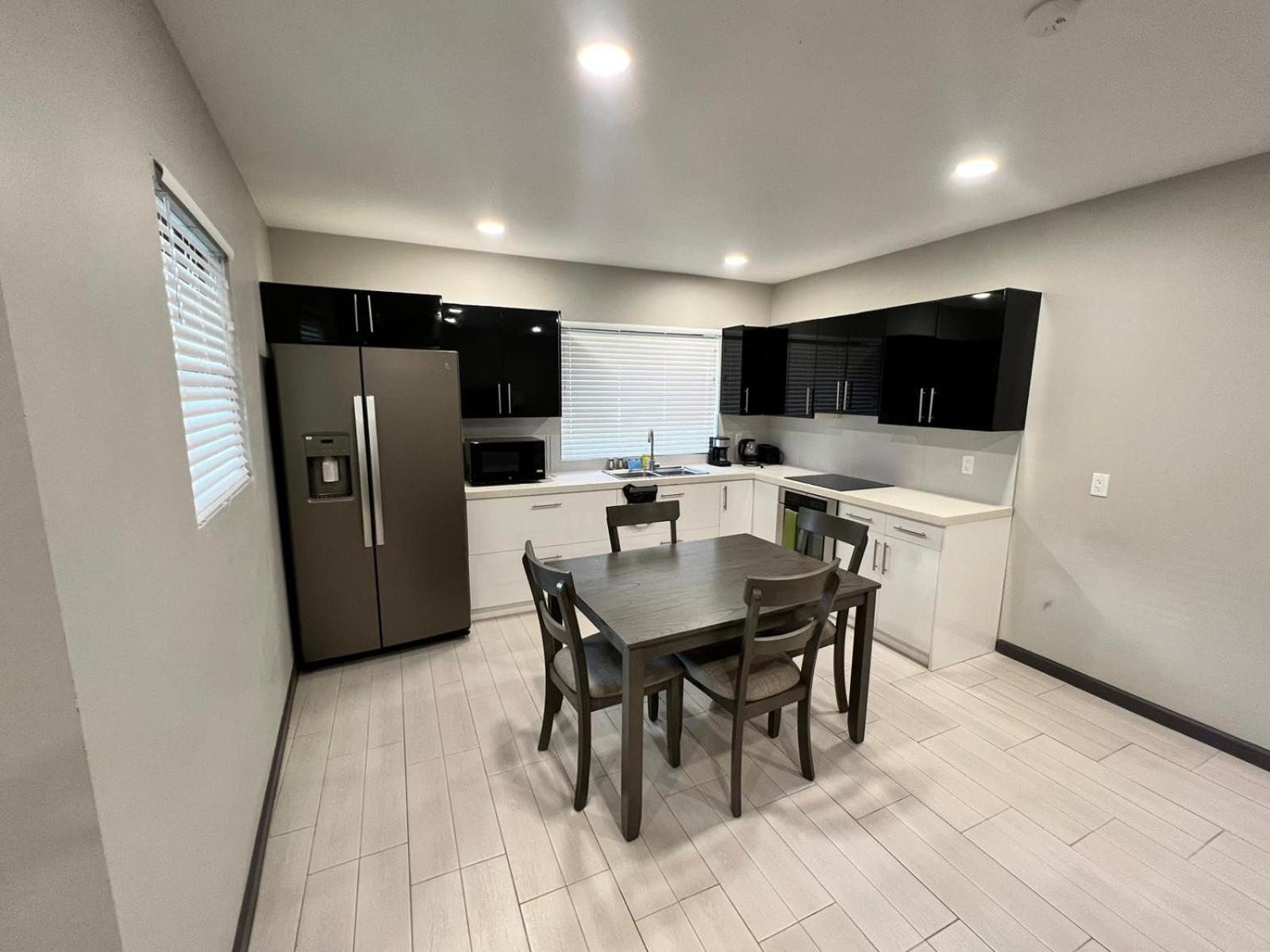 Hillsboro Condominiums バセテール エクステリア 写真